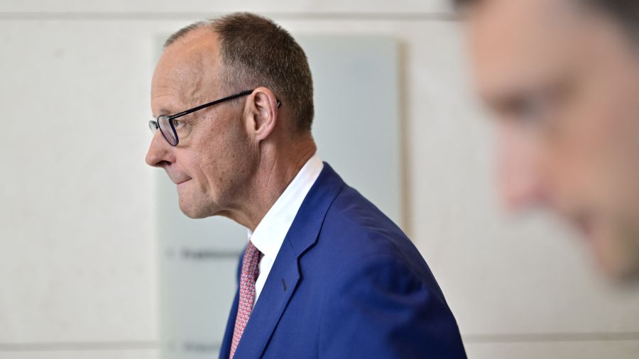 Mauvais départ pour Merz au moment de prendre les rênes de l'Allemagne