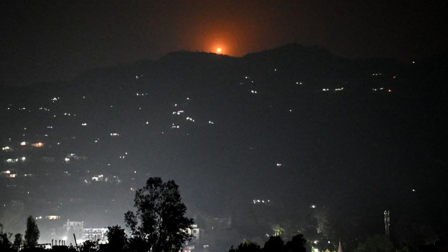 L'Inde et le Pakistan s'accusent d'attaques de drones après une journée meurtrière