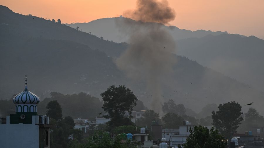 Le cessez-le-feu entre l'Inde et le Pakistan tient bon malgré des violations au début