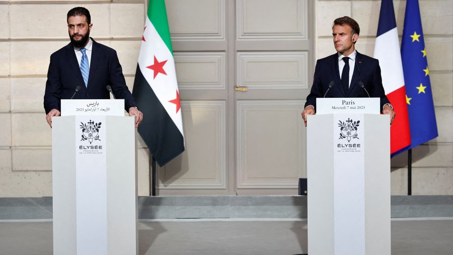 Macron appelle Washington à lever rapidement les sanctions contre la Syrie 