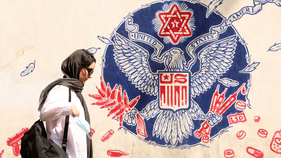 Deux Israéliens arrêtés pour avoir espionné le ministre de la Défense au profit de l'Iran
