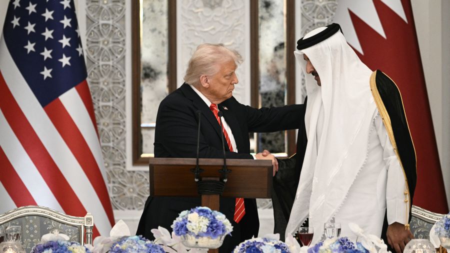 L'émir du Qatar appelle à contenir une «dangereuse escalade», lors d'un appel avec Trump