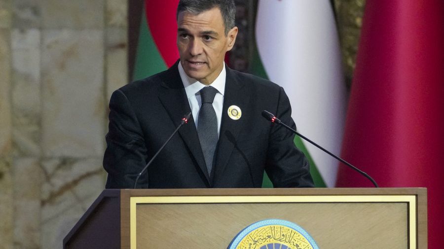 Au sommet arabe, l'Espagne veut faire pression sur Israël pour «arrêter le massacre» à Gaza