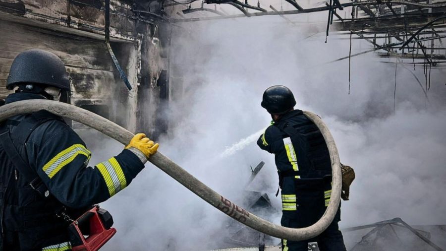 Attaque russe massive sur Kiev à l'aube d'un deuxième échange de prisonniers