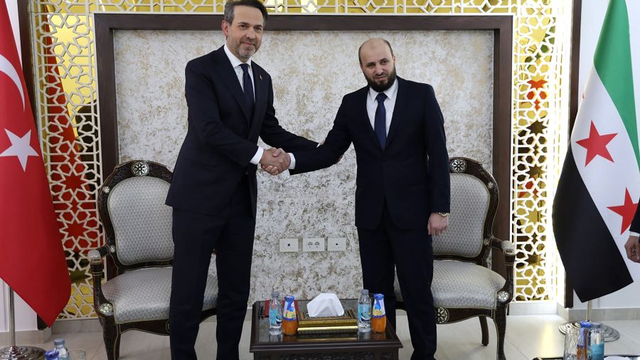 La Turquie triple ses exportations d'énergie vers la Syrie pour soutenir la reconstruction