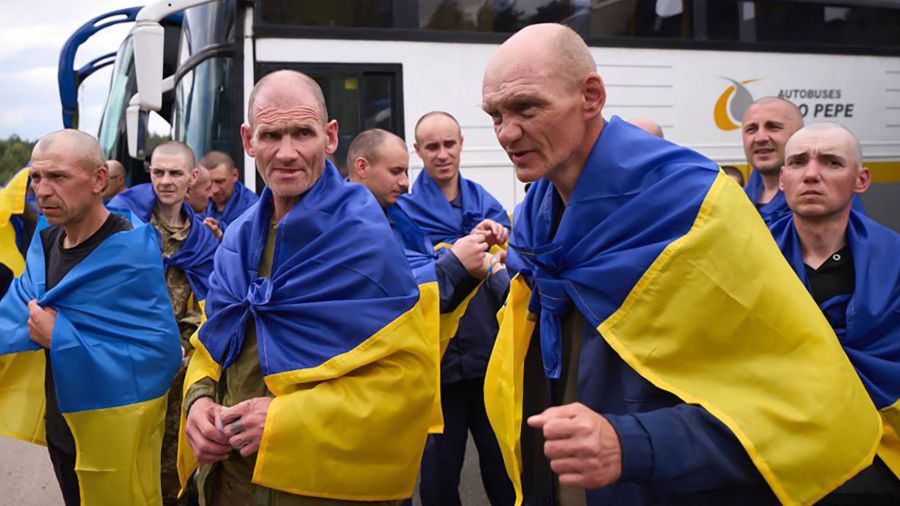La Russie et l'Ukraine ont échangé 303 prisonniers de guerre de chaque camp