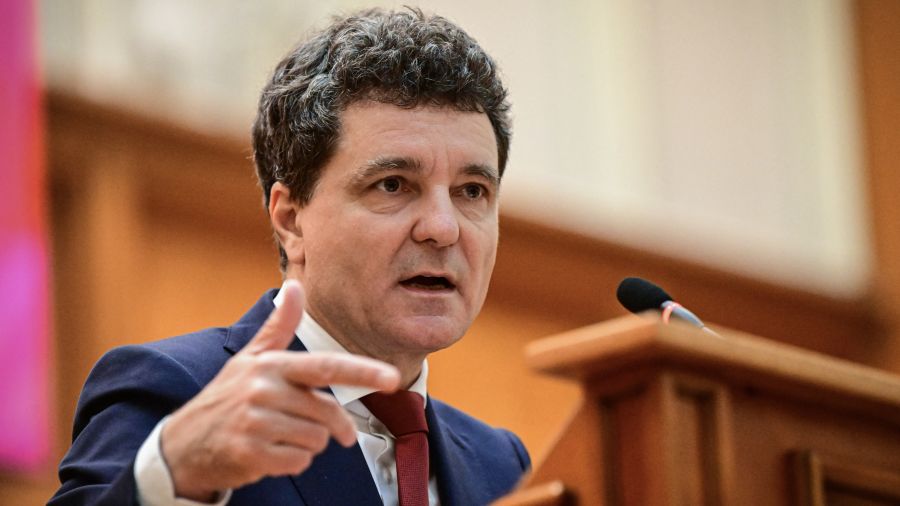 Le pro-européen Nicusor Dan investi président de la Roumanie