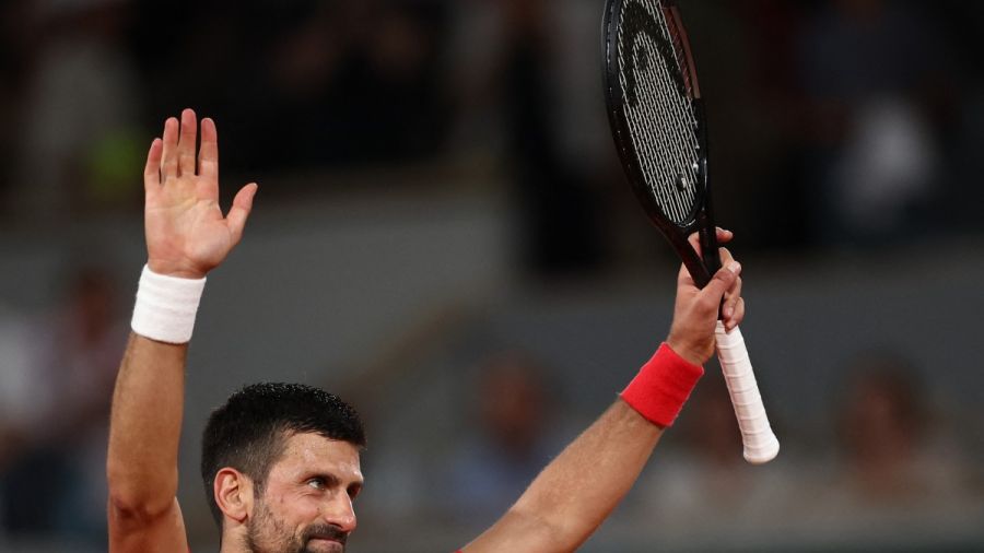 Roland-Garros: Sinner et Djokovic passent en trois sets