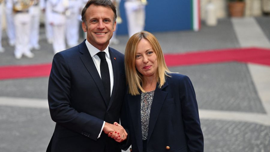 À Rome, un long tête-à-tête entre Macron et Meloni pour dissiper les tensions