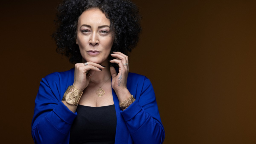 Juliette Fievet: la voix bienveillante qui dévoile les coulisses du rap