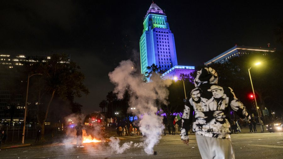 Immigration: Los Angeles sous tension après des affrontements violents