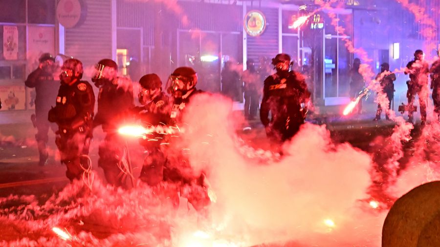 Trump déploie des milliers de soldats à Los Angeles face aux manifestations