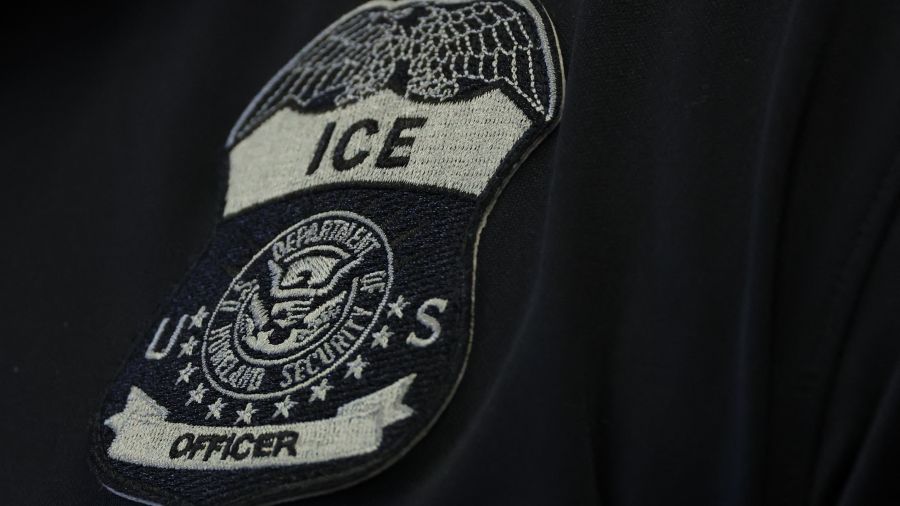 Attaque contre un centre de rétention pour migrants au Texas: deux détenus tués, un blessé 