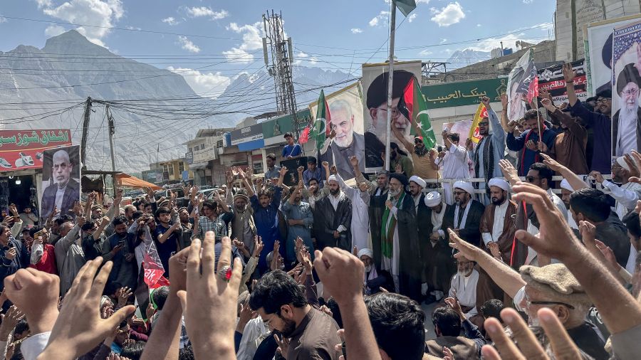 Des Iraniens appellent à la vengeance après les frappes israéliennes