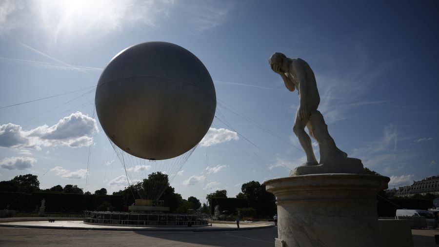 Avant la vasque olympique, une longue tradition de vols de ballons aux Tuileries