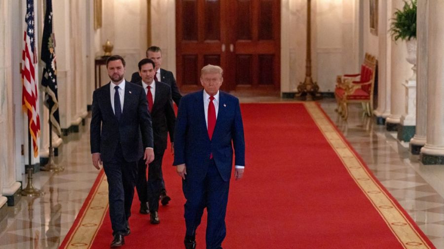 Marteau de minuit: Washington frappe l'Iran fort, mais tend la main