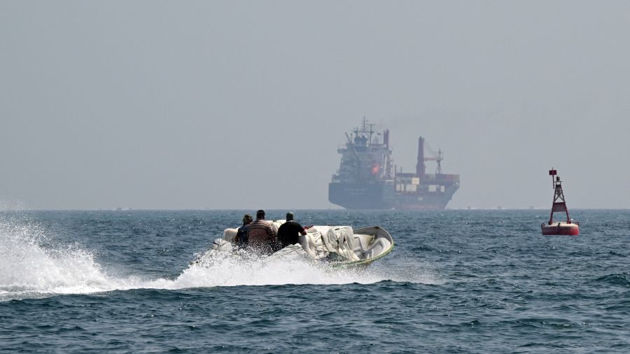 Deux membres d'équipage recherchés par Oman après l'attaque d'un pétrolier dans le détroit d'Ormuz