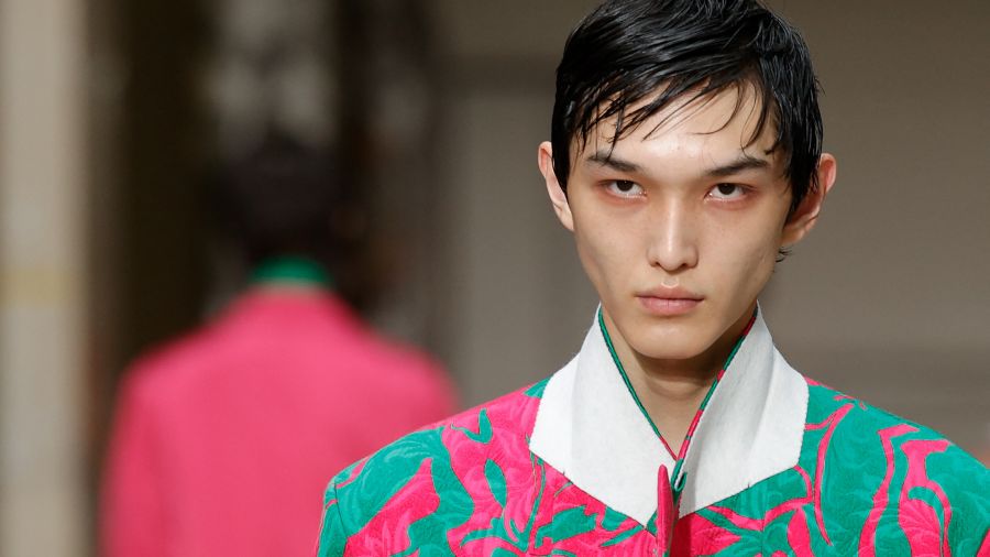 Julian Klausner signe son premier défilé homme pour Dries Van Noten à la Fashion Week de Paris