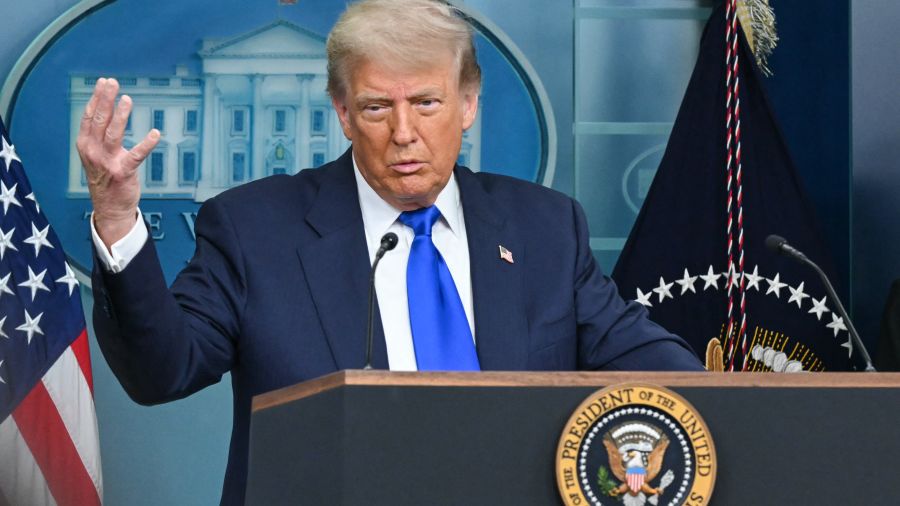 Trump affirme avoir sauvé Khamenei et tend la main au Liban