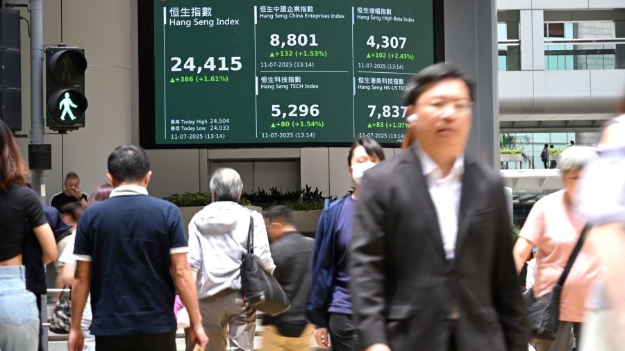 Marchés en Asie: prudence face aux tensions commerciales, le bitcoin à un nouveau record