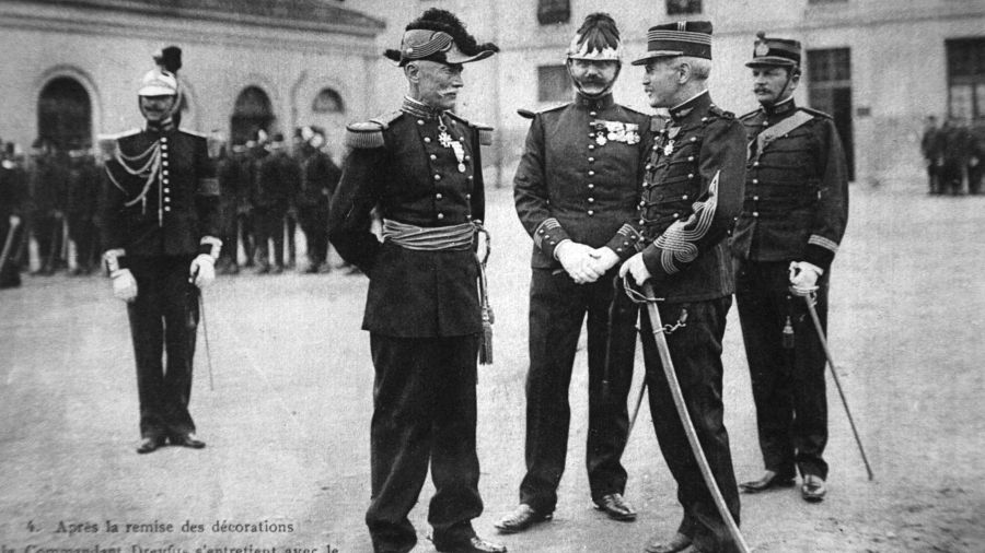Macron instaure une journée annuelle de commémoration pour la réhabilitation de Dreyfus