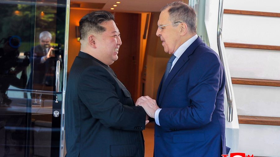 Le chef de la diplomatie russe Lavrov s'est entretenu avec Xi en Chine