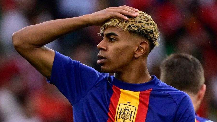 Le footballeur Lamine Yamal dans la tourmente pour avoir embauché des artistes nains pour ses 18 ans