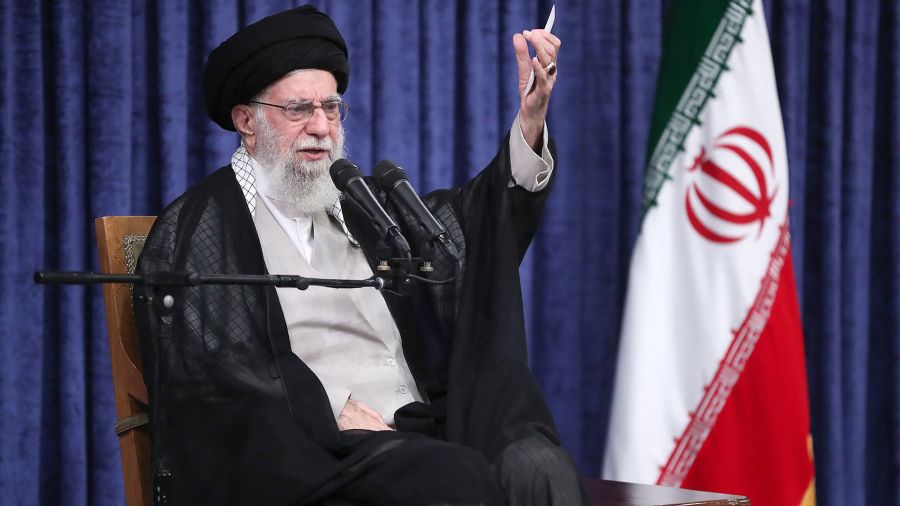 Iran: l'ayatollah Khamenei appelle à doper la production pétrolière