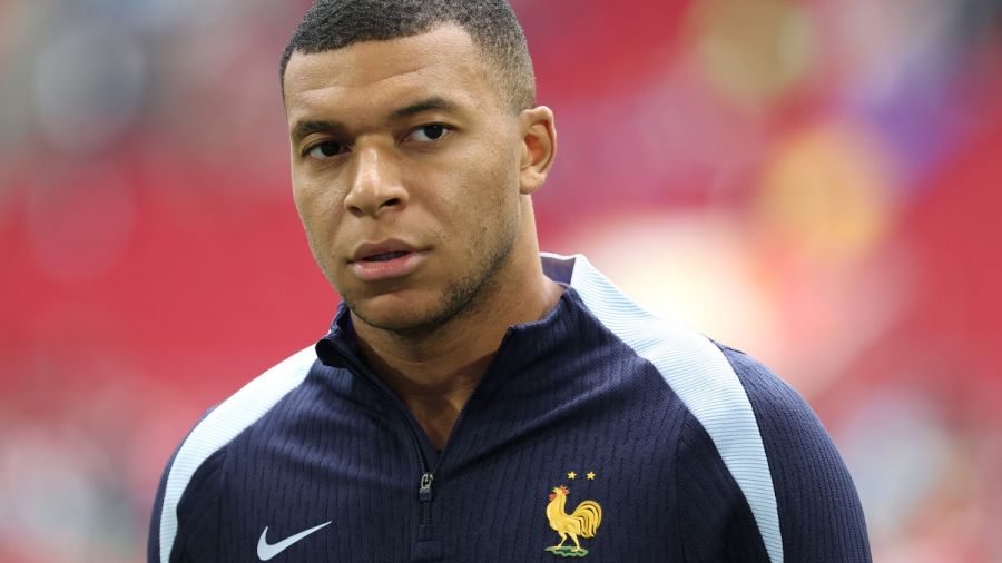 France: Mbappé fait des chèques à des policiers, une enquête est ouverte