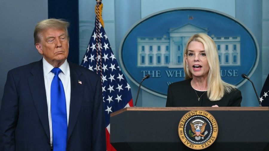Affaire Epstein: Donald Trump attaque le Wall Street Journal pour diffamation