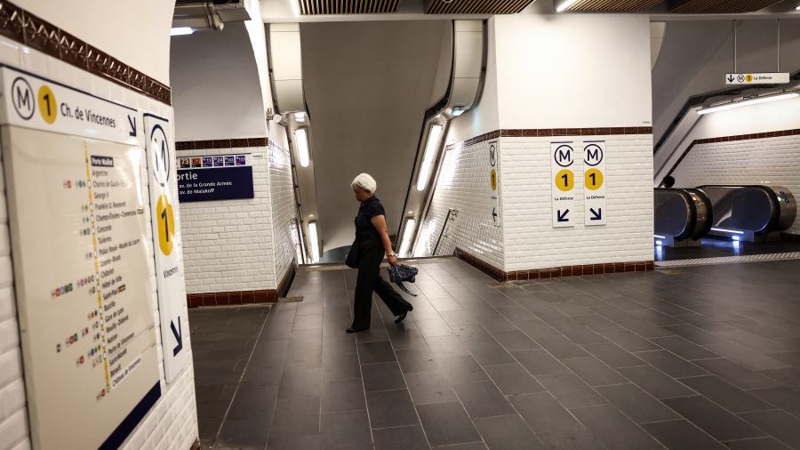Trois femmes blessées à l'arme blanche dans le métro parisien