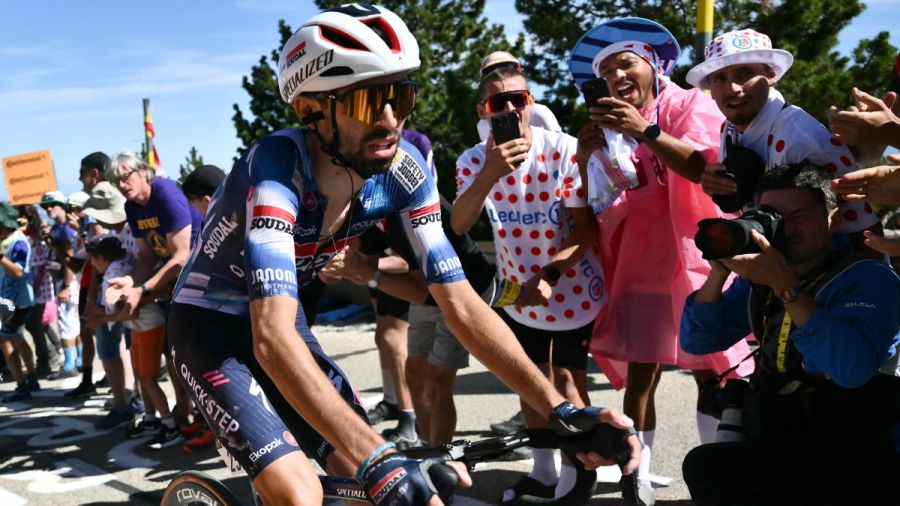 Tour de France: Valentin Paret-Peintre délivre la France au Mont Ventoux