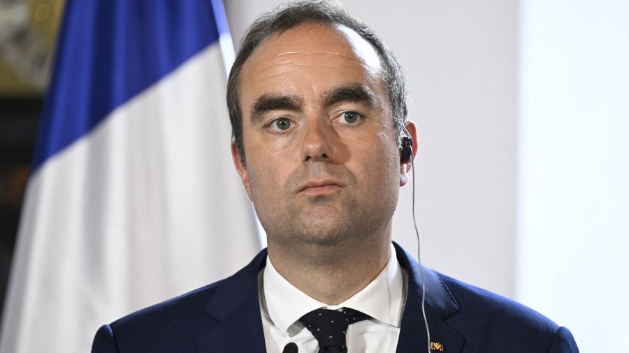 France: le nouveau Premier ministre de Macron, discret soldat du président