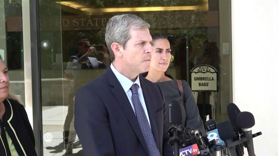 Un haut responsable du gouvernement Trump achève un second jour d'interrogatoire de la complice d'Epstein