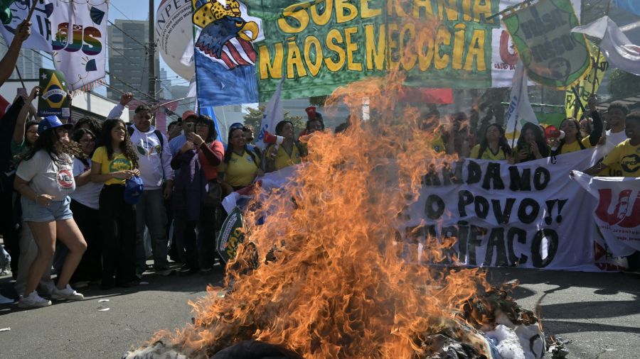 Brésil : manifestations pro-Bolsonaro après les sanctions américaines