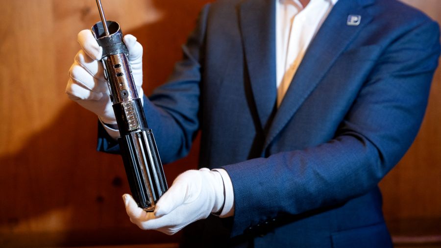 Dark Vador aux enchères: son sabre laser bientôt vendu à Los Angeles