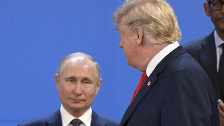 Avant le sommet Trump-Poutine, pression diplomatique européenne et poussée militaire russe