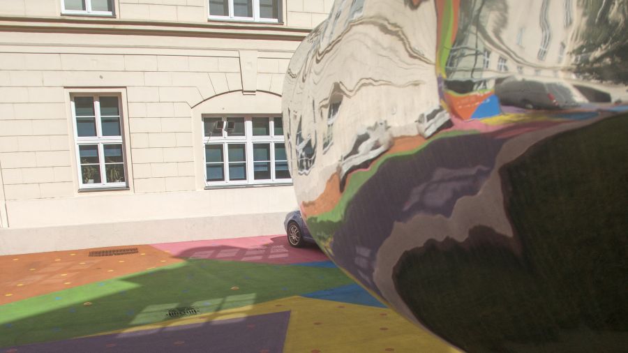 En Autriche, couleurs contre chaleur : une fresque urbaine devant le musée Heidi Horten