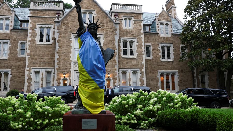 Ukraine: Trump prêt à un soutien aérien mais pas de troupes au sol
