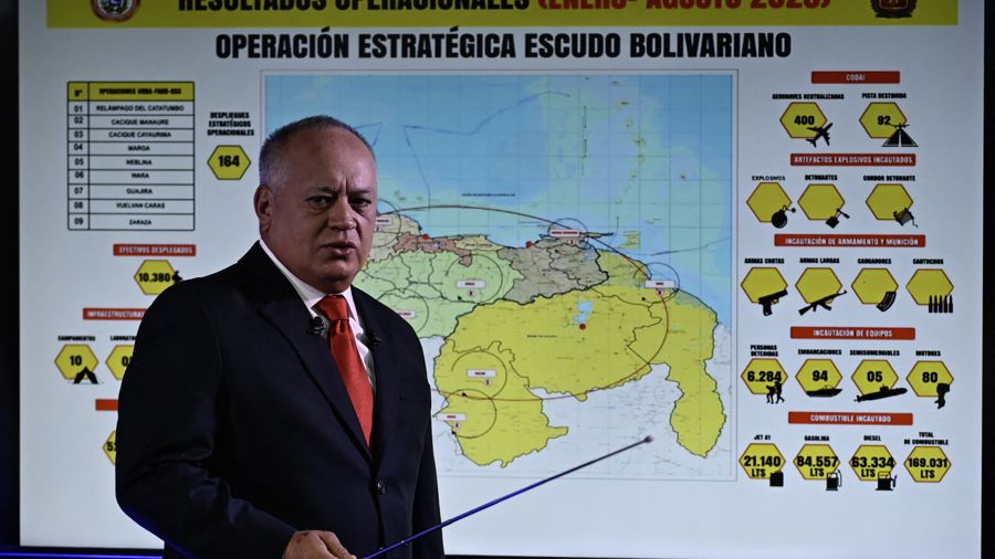 Face au déploiement américain, le Venezuela envoie navires de guerre et drones dans ses eaux territoriales