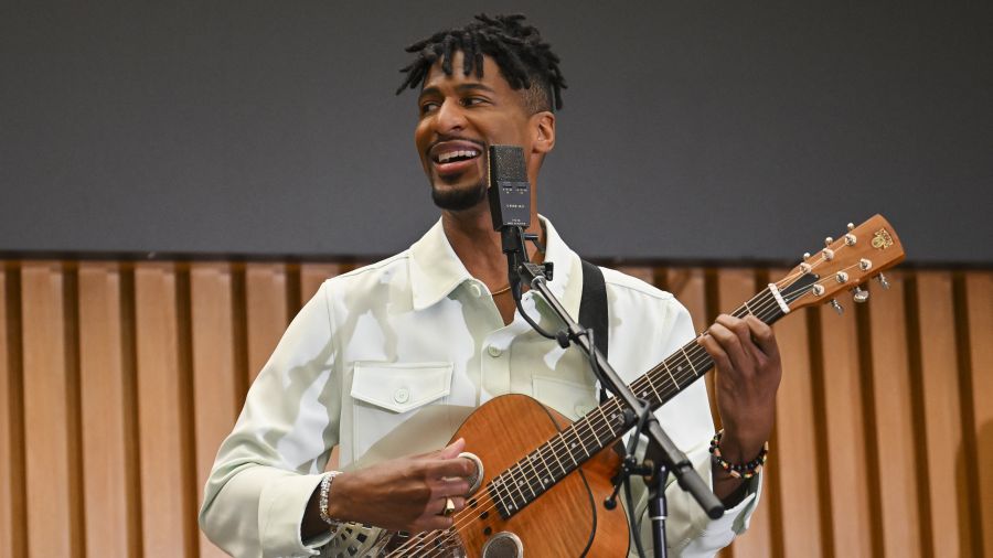 Jon Batiste voudrait que sa musique éveille les consciences sur le climat