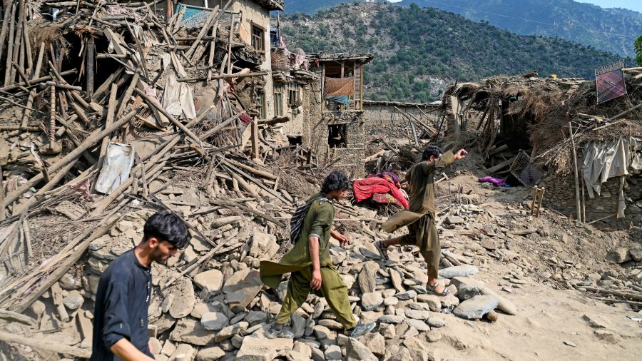 L’armée afghane attaque le Pakistan en réponse à de récents bombardements meurtriers