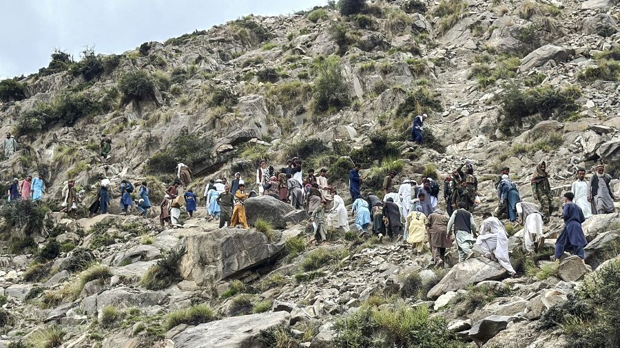 Séisme en Afghanistan: l'aide tarde malgré des besoins considérables