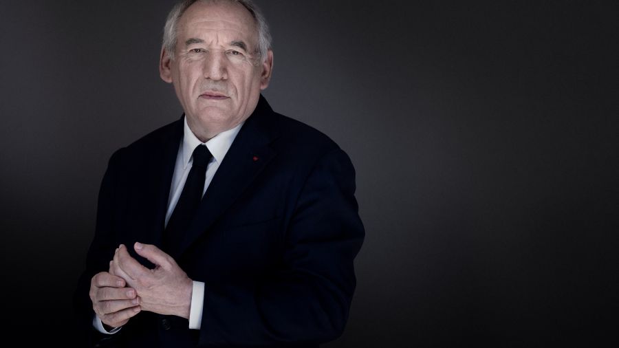 La France face à une nouvelle crise politique avec la chute attendue du gouvernement