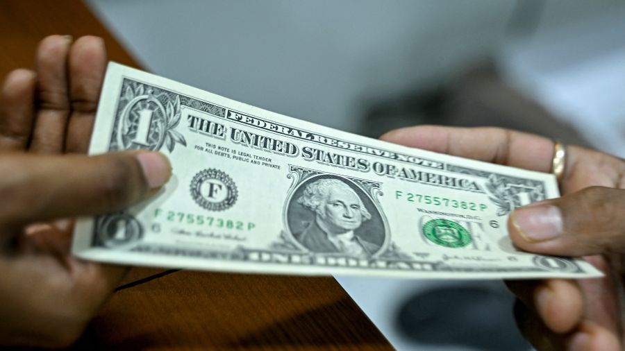 Le dollar gagne du terrain après le tour de vis monétaire de la Fed