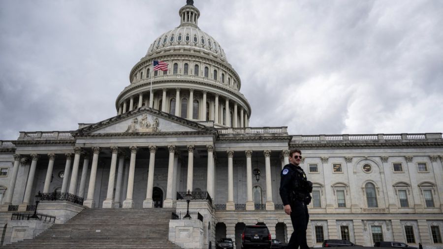 Bras de fer sur le budget des Etats-Unis: des fonctionnaires limogés