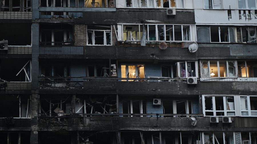 Ukraine: attaque de missiles et drones sur Kiev, partiellement privée d'électricité