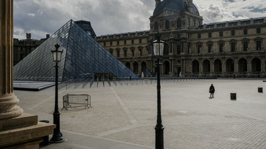Une semaine après le casse du Louvre, que sait-on? 