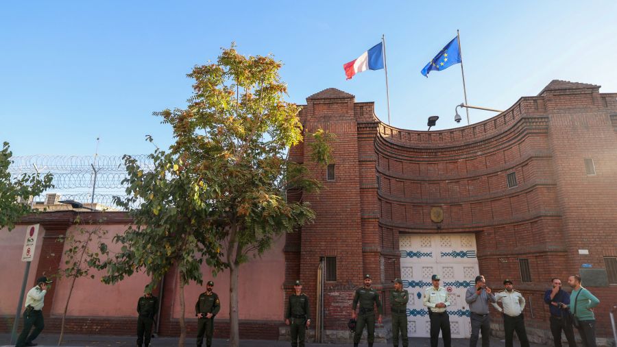 L'Iran ferme un centre culturel affilié à l'ambassade de France à Téhéran