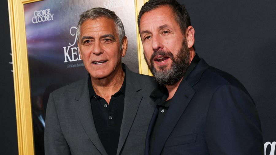 George Clooney revient sur son passé au cinéma, mais regarde vers l'avenir dans la vie